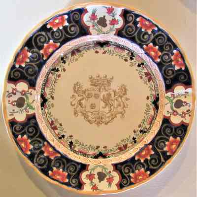 English China Plate with Lion Coat-of-Arms, set of 11