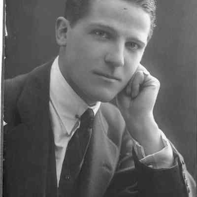 Leslie Buswell