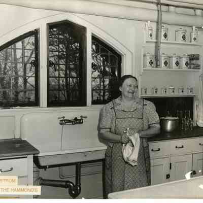 1913 cook, Mary Hagstrom in kitchen