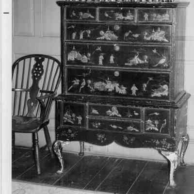 Late 18th c. Windsor Arm Chair with Wheel-Splat Back