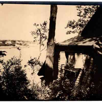 Bungalow Side Windows (1911-1920)