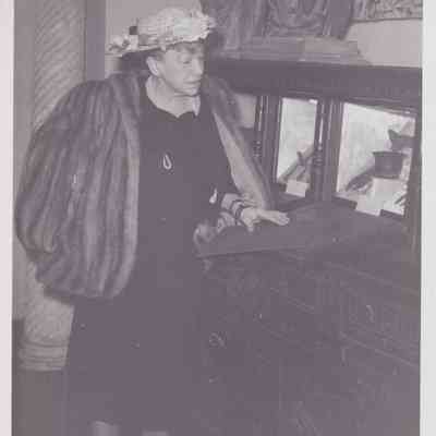 1930s ca, Margery Mills in 1st Tower Gallery