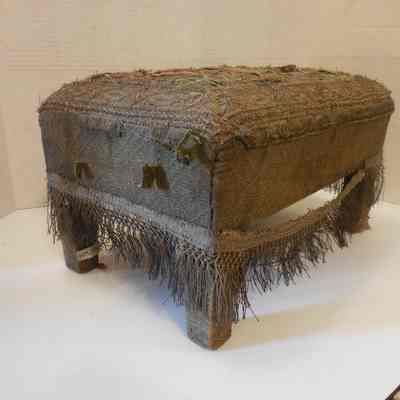 HM 199.1, foot stool, side 2