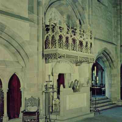 Bishop's Nook & Balcony