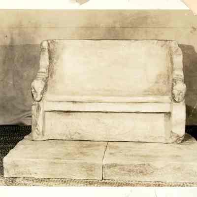 HM357 Roman garden settee w reproduction pricing on back (1)