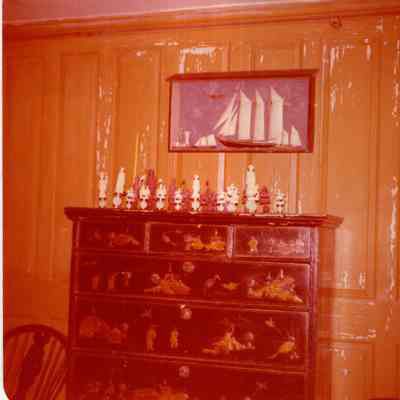 PB3-065, 1973-10-09, Sitting-Exhibit Room oriental chest w chess, side (1)
