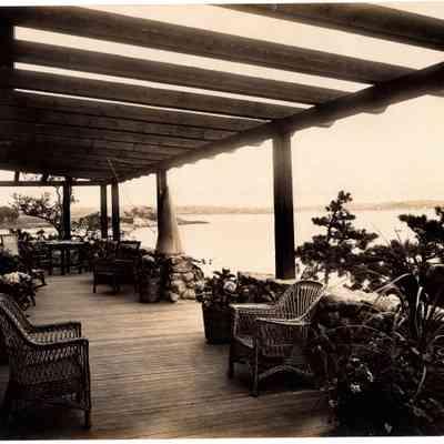 Bungalow Patio with cone (1911-1920)