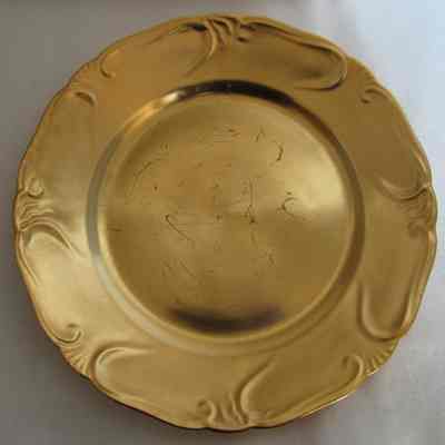 Gold Covered Dinner Plate with Decorative Rim