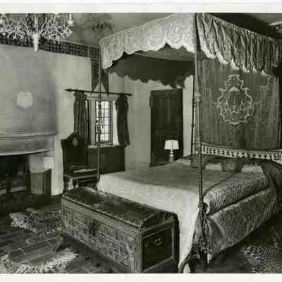 1930-1965 Gothic Room w leopard skins