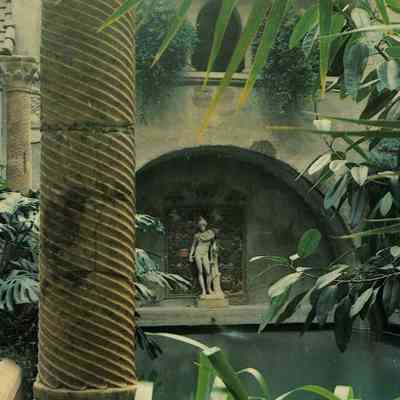 Courtyard Pool w Statue