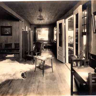 Bungalow Main Room (1911-1926) copy(1)