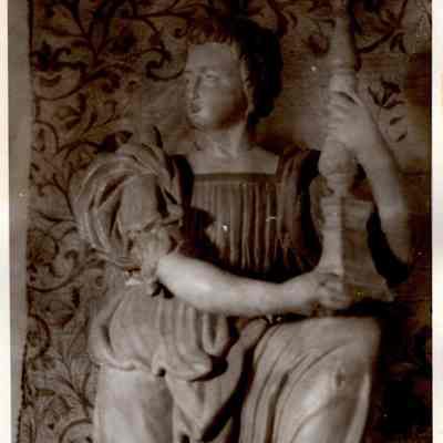 17thc Wooden Kneeling Angel Candle Holder (Torchiere)
