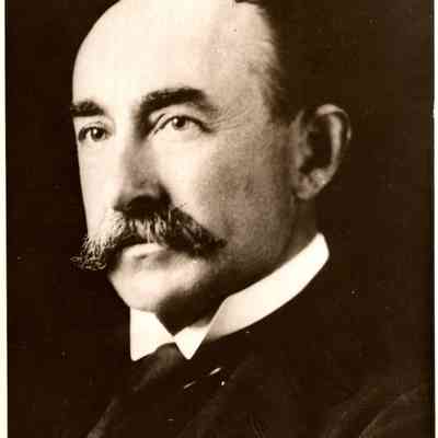 JHHSr middle aged portrait