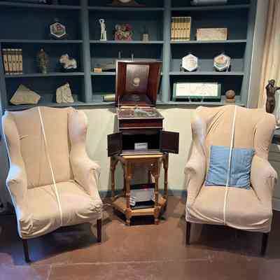 19th c. Wing Chairs in Hepplewhite Style