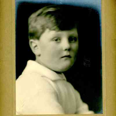 child (possibly Harris Hammond)