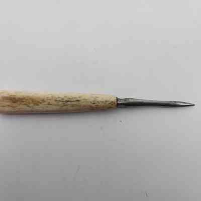 Reverse of cuticle tool