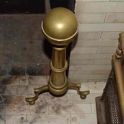 Andiron