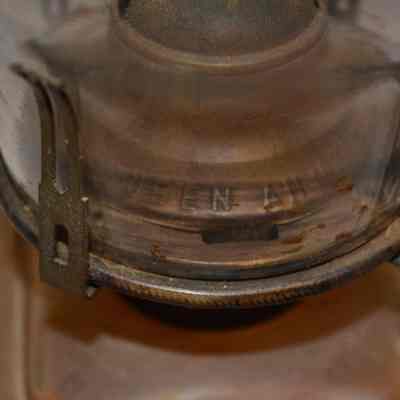 1986.240 (4): Origformat: Artifact