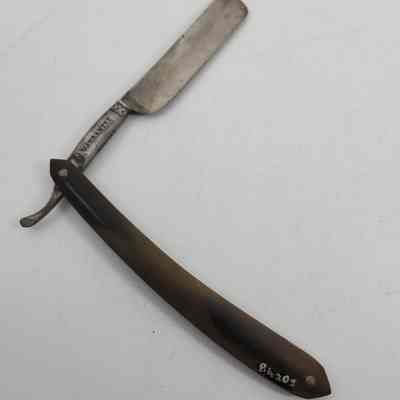 Razor blade opened