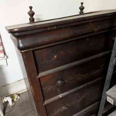Dresser