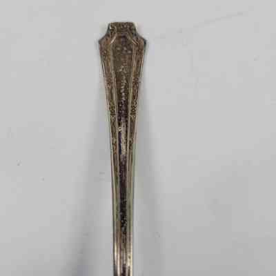 Design on handle of tablespoon
