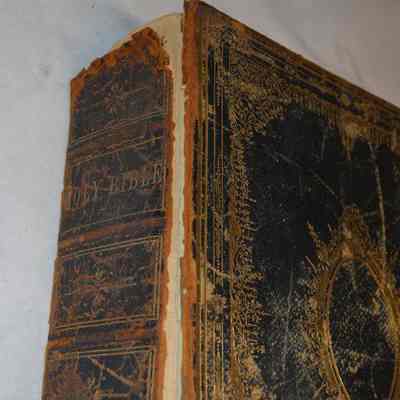2002.186 (2): Origformat: Artifact