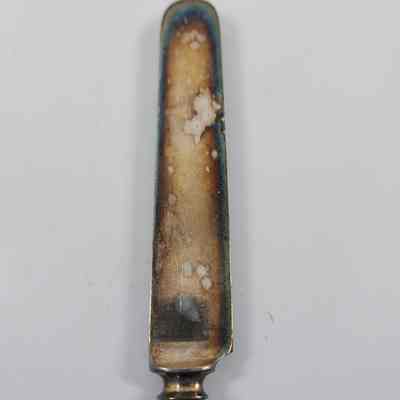 Discoloration of blade
