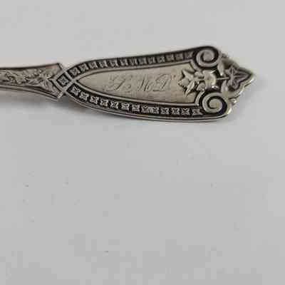 Monogram "SMD" on handle