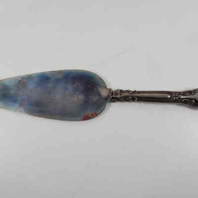 Back of cake server