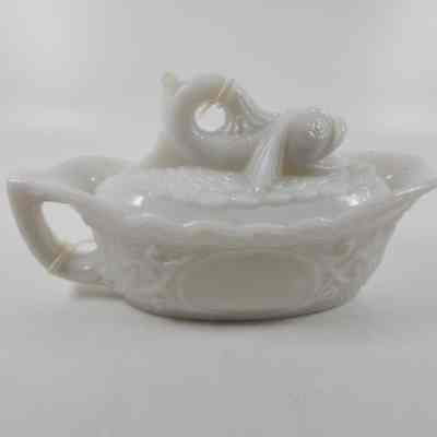 Lid on sauceboat (2015.013 A)