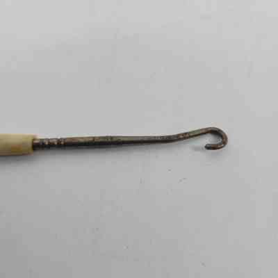 Shank with four ridges