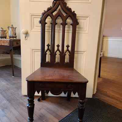 Hall Chair