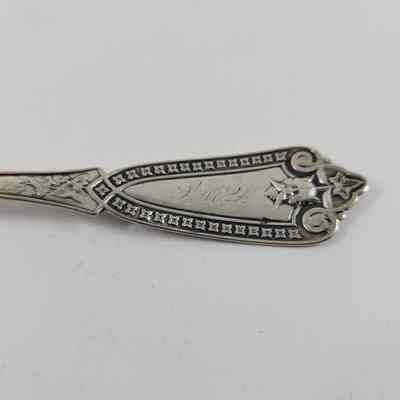 Monogram "SMD" on handle