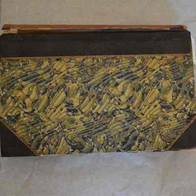 2002.143 C (1): Origformat: Artifact