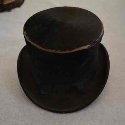 1986.735 - Hat (front): Origformat: Artifact