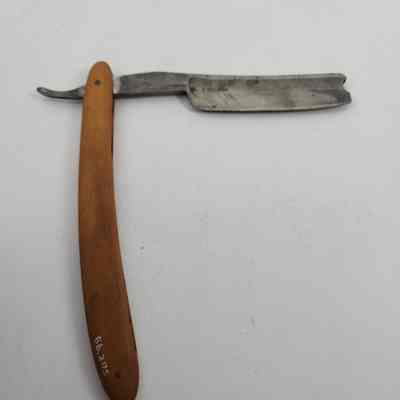 Razor blade opened
