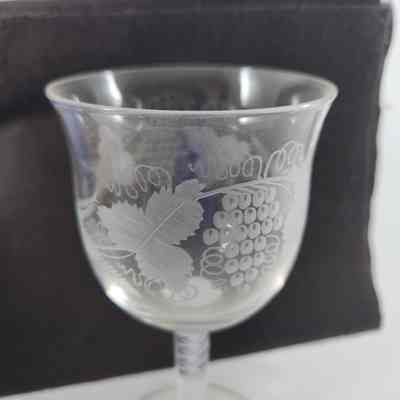 Wine Glass Etching Detail