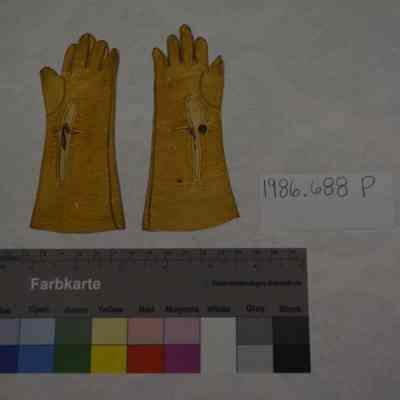 1986.688 P (5): Origformat: Artifact