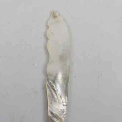 Mother-of-pearl blade