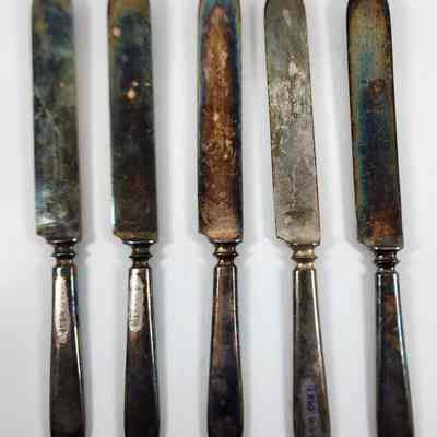 Set of five luncheon knives