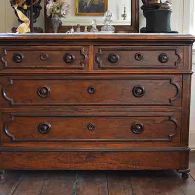 Dresser