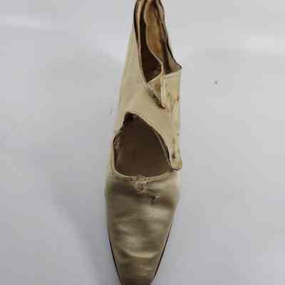 Top of satin slipper
