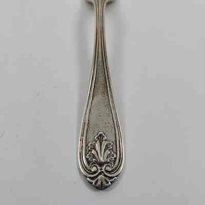 Leaf design on handle