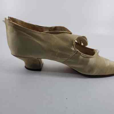 Reverse side of slipper