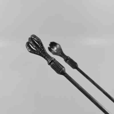Engraved talons