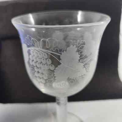 Wine Glass Etching Detail