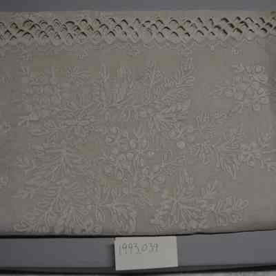 Dresser Scarf