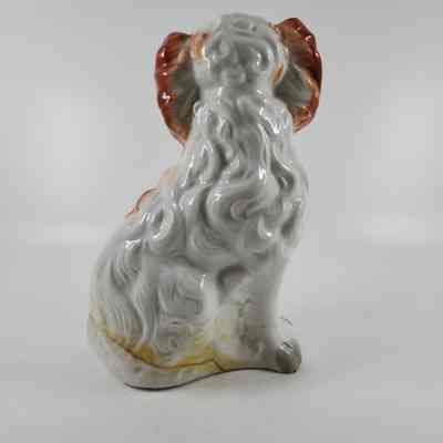 Back of King Charles Spaniel figurine