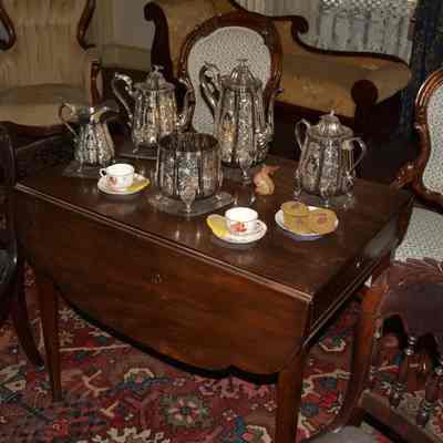 Pembroke Table