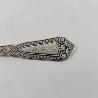 Monogram of "SMD" on handle
